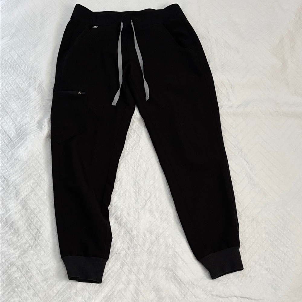 Figs Black Zamora jogger pants
XS/petite
